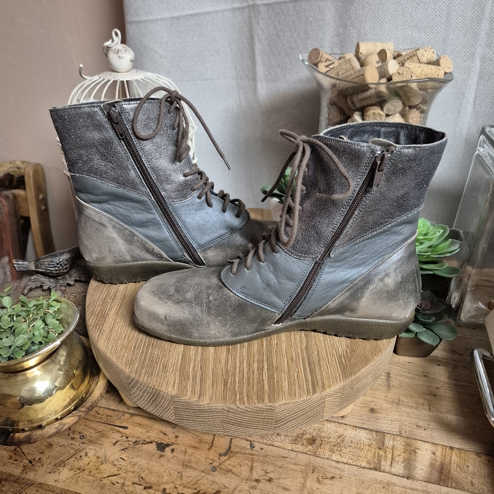 Naot Atopa Women's Size 10 (41) Volcanic Gray/Seal Brown Hash Suede LaceUp Boots - Picture 9 of 16
